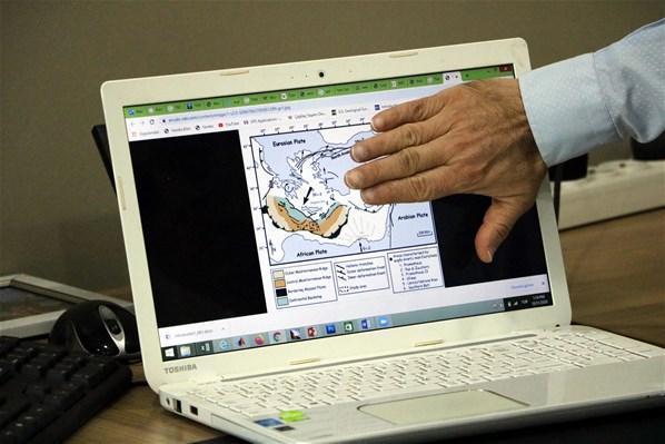 Prof. Dr. Kutoğlu haritada gösterdi ve uyardı: Büyük depremlerin ayak sesleri