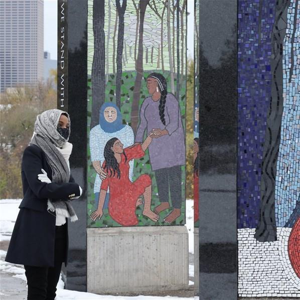 ABDnin ilk kadın Müslüman vekillerinden İlhan Omar yeniden seçildi