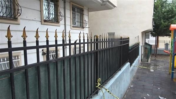 Evde temizlik yapan genç kadın 4. kattan aşağıya düştü