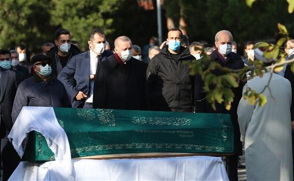 Cumhurbaşkanı Erdoğan, Bakan Pekcanın annesinin cenaze törenine katıldı