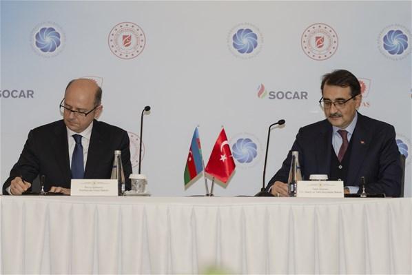 Türkiye ile Azerbaycan arasındaki stratejik doğal gaz hattı için imzalar atıldı