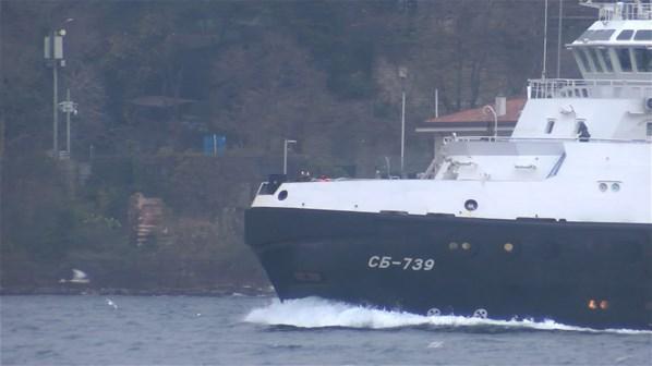Rus askeri gemileri peş peşe İstanbul Boğazından geçti