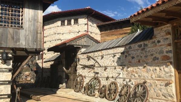 Tarihi köyde etnografya müzesi kurdu