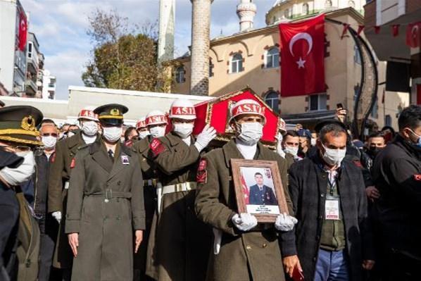 İzmir, şehidini son yolculuğuna uğurladı