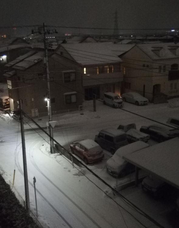 Kar ve fırtına can aldı 13 ölü... 100 bin ev elektriksiz kaldı, uçuşlar iptal