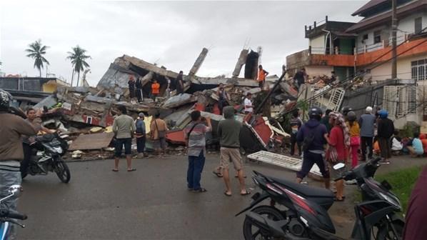 Endonezyada 6,2 büyüklüğünde deprem: Ölü ve yaralılar var...