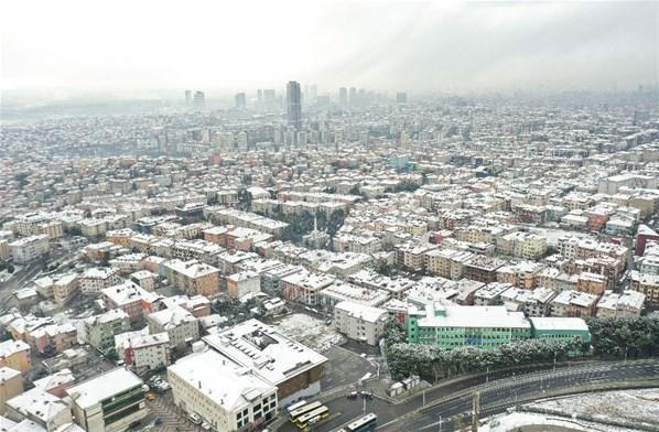 İstanbula muhteşem kar geliyor 4 yıldır böylesi yoktu...