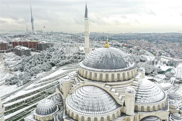 İstanbula muhteşem kar geliyor 4 yıldır böylesi yoktu...