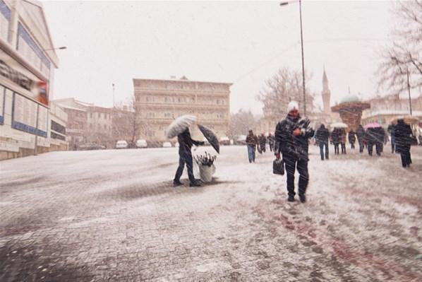 Meteoroloji son dakika olarak duyurdu İstanbula kar ve tipi geliyor...