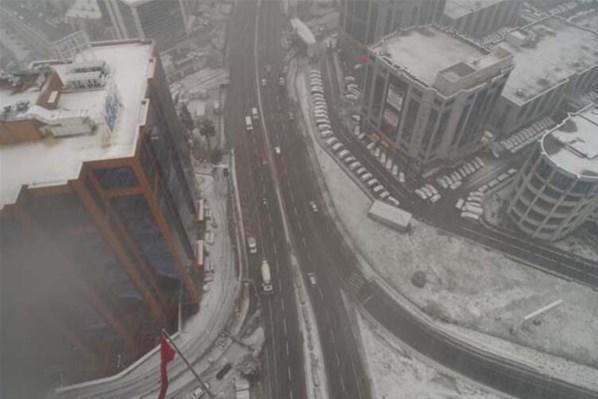 İstanbulda beklenen kar yağışı başladı Son yılların en kuvvetlisi