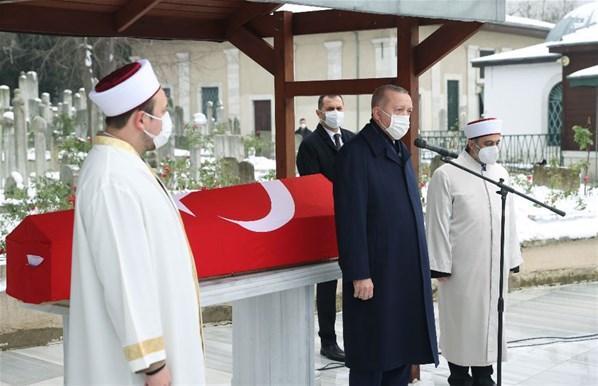 Cumhurbaşkanı Erdoğan hayatını kaybeden Prof. Dr. Nur Verginin cenaze törenine katıldı