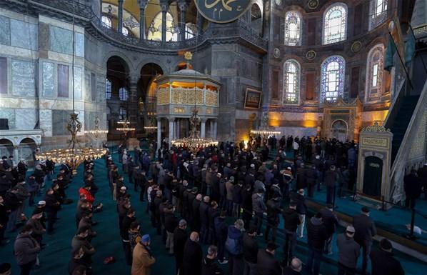 Osmanoğlu için Ayasofyada gıyabi cenaze namazı kılındı
