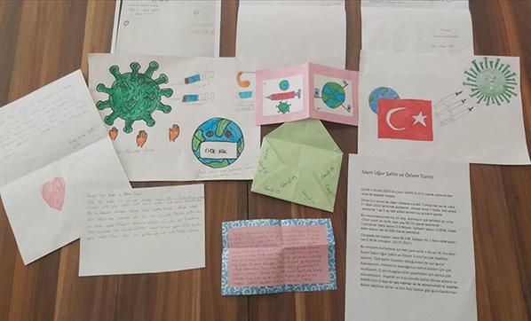 Öğrencilerden Prof. Dr. Uğur Şahin ve eşi Dr. Özlem Türeciye mektup