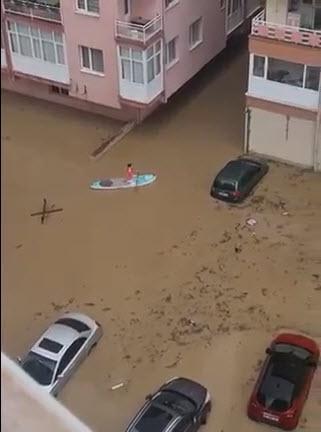 Sel sonrası İzmirde son durum Valilikten flaş karar: 2 mahalle boşaltılıyor