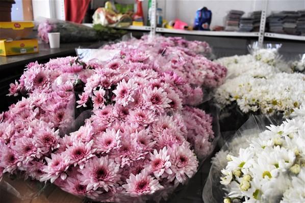 Çiçek fiyatları 2 kat arttı