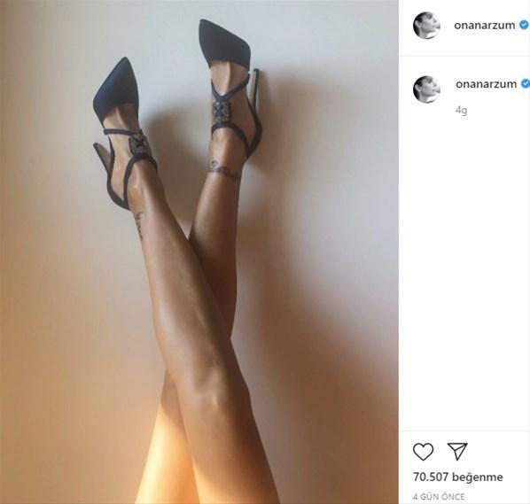 Arzum Onanın bacakları sosyal medyada olay oldu