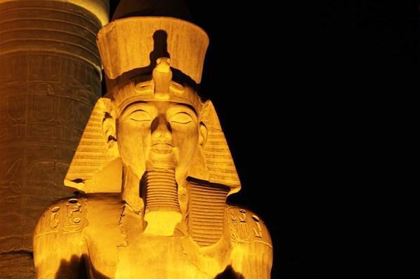Mısırda Firavun’un laneti: Kralın huzurunu bozanlara ölüm kanat takarak ulaşacak