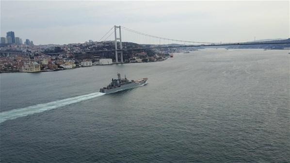 İstanbul Boğazında hareketlilik Savaş gemileri...
