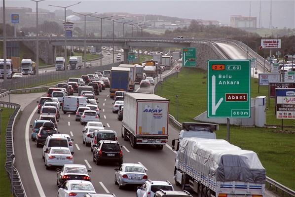 Bolu Dağı Tünelinin Ankara istikametinde trafik durdu