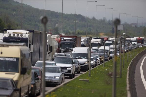 Bolu Dağı Tünelinin Ankara istikametinde trafik durdu