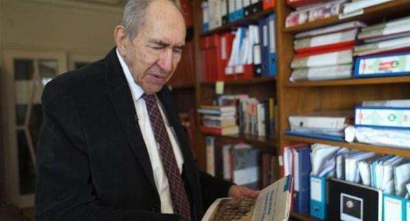 Gazeteci - yazar Altan Öymen, kütüphanesini ve arşivini bağışladı