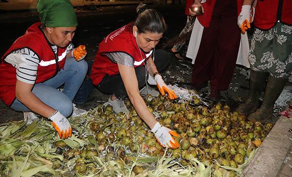 Gönüllü kadınlar atıkları gübreye dönüştürüyor Çiftçilere ücretsiz dağıtılacak