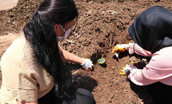 Gönüllü kadınlar atıkları gübreye dönüştürüyor Çiftçilere ücretsiz dağıtılacak