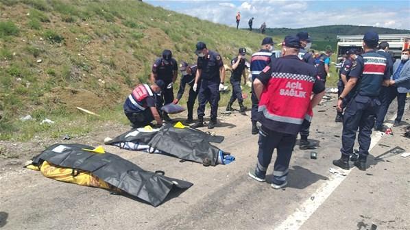 Sivasta katliam gibi kaza 9 kişi hayatını kaybetti