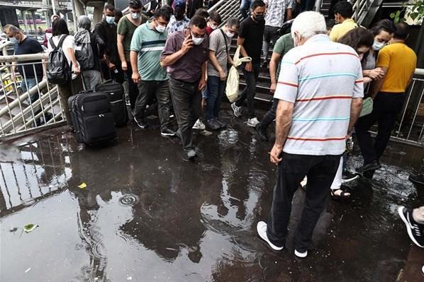 İstanbulda sağanak başladı Vatandaşlar hazırlıksız yakalandı