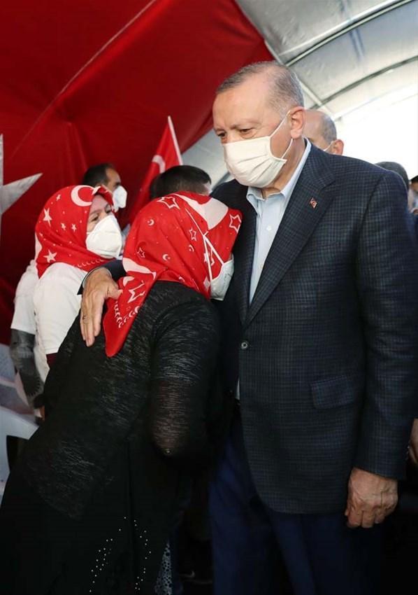 Cumhurbaşkanı Erdoğan Diyarbakır anneleri ile buluştu: Diyarbakır annelerinin bedduası bunları vuracaktır