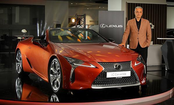 Üstü açık Lexus 3.9 milyon TL’den yola çıkıyor