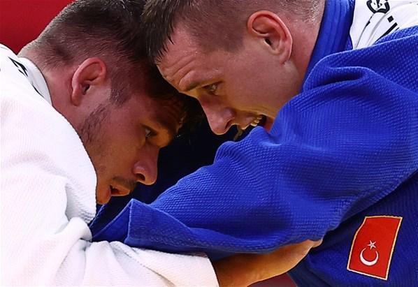 Judoda 90 kiloda Türkiyeyi  temsil eden Mihael Zgank yarı finale yükseldi