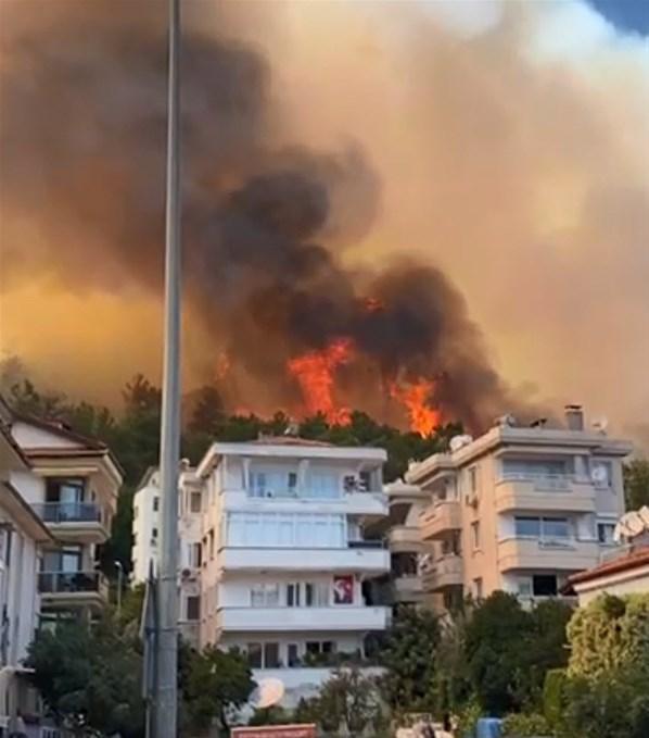 Marmariste orman yangını Evler ve oteller tehdit altında