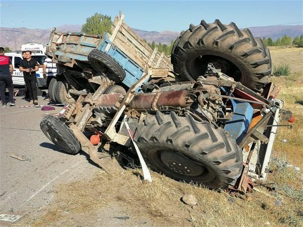 Tarım işçilerini taşıyan traktör ile kamyon çarpıştı: 2 ölü, 6 yaralı