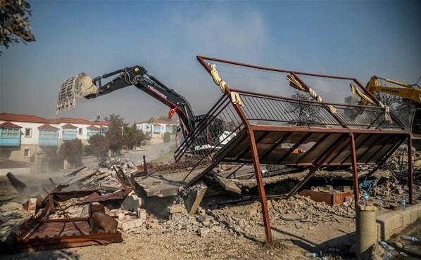 Türkiyeyi yasa boğan orman yangınlarında son durum Alevler mahalleyi sardı... Bodrum Belediye Başkanı Ahmet Aras: Artık ne yapacağımızı şaşırdık...