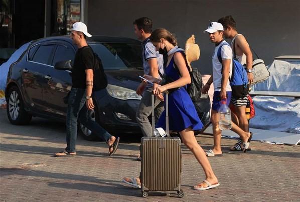 Türkiyeyi yasa boğan orman yangınlarında son durum Alevler mahalleyi sardı... Bodrum Belediye Başkanı Ahmet Aras: Artık ne yapacağımızı şaşırdık...