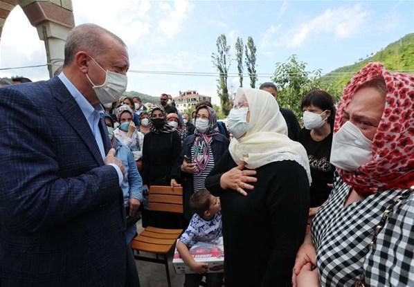 Cumhurbaşkanı Erdoğan, Bozkurttaki selde hayatını kaybeden vatandaşın  cenaze namazına katıldı