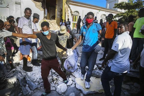 Haiti açıklarında meydana gelen depremde ölenlerin sayısı 1297ye  yükseldi