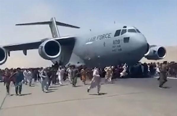 Uçaktan düşen Afgan’ın kimliği belli oldu Son mesajı yürek burktu