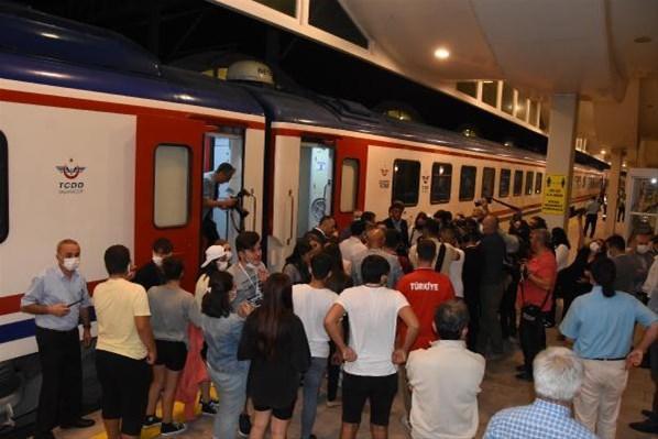 Zafer Treni Eskişehir’e ulaştı