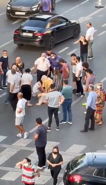 Korkunç kaza Araba çarpan yaşlı kadın metrelerce savruldu