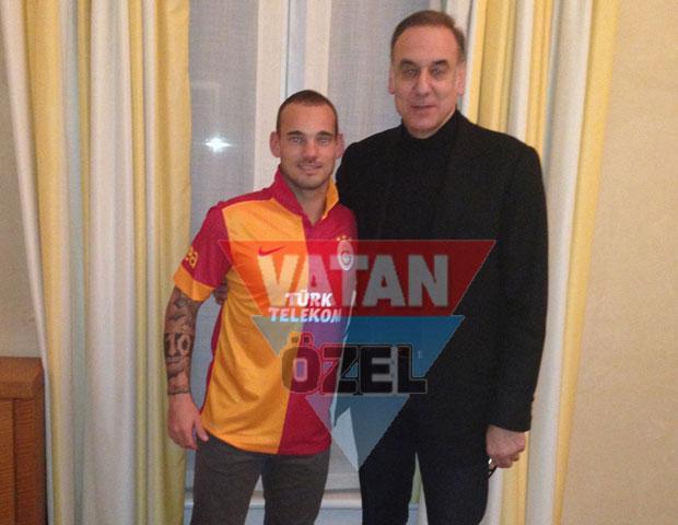 Sneijder parçalı formayı giydi