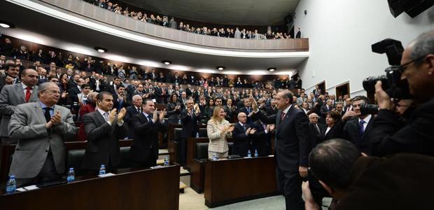 Öğretmenlere müjdeyi verdi