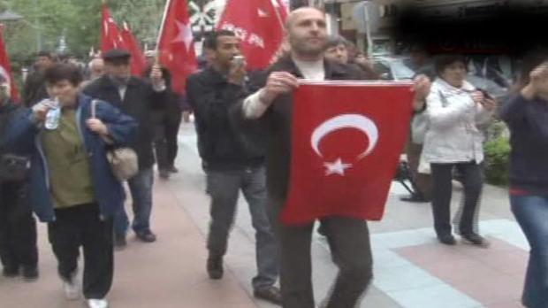Akiller otele sığındı