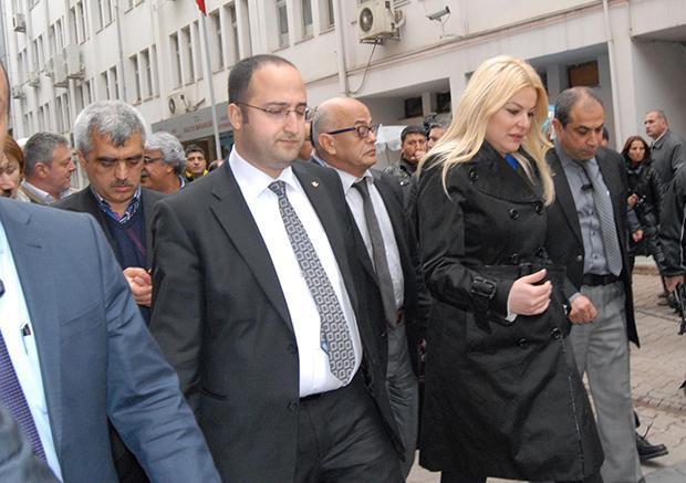 Akiller otele sığındı