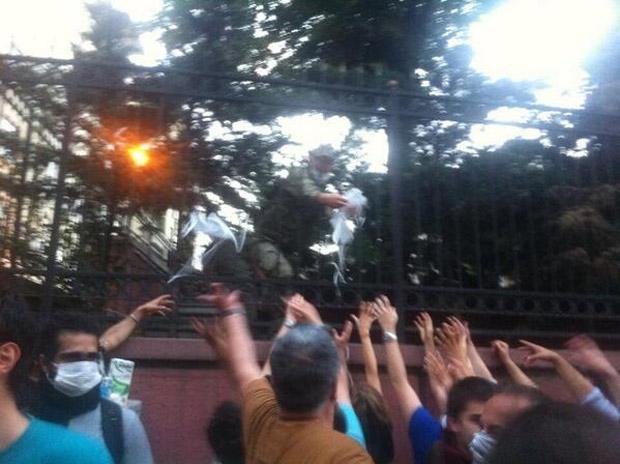Askerden vatandaşa maske