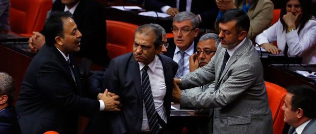 TBMM’de ‘taciz’ kavgası