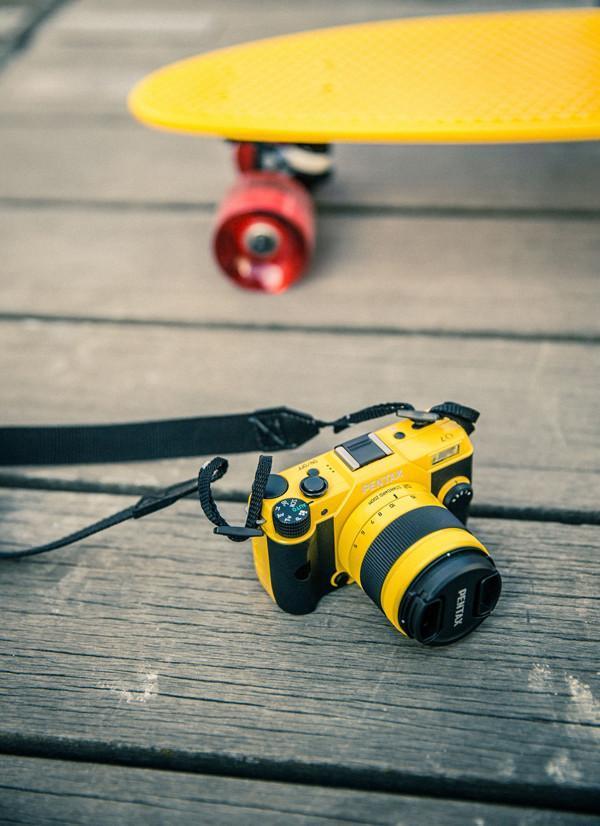 En küçük boyutlu SLR fotoğraf makinesi