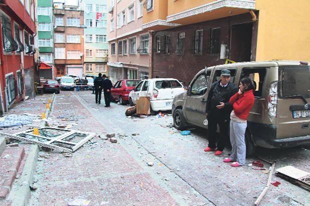 Öfkeli koca evi havaya uçurdu