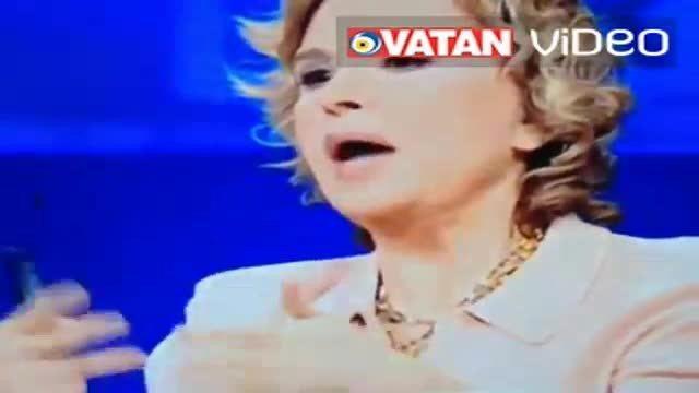 Nazlı Ilıcak’tan şaşırtan mimik